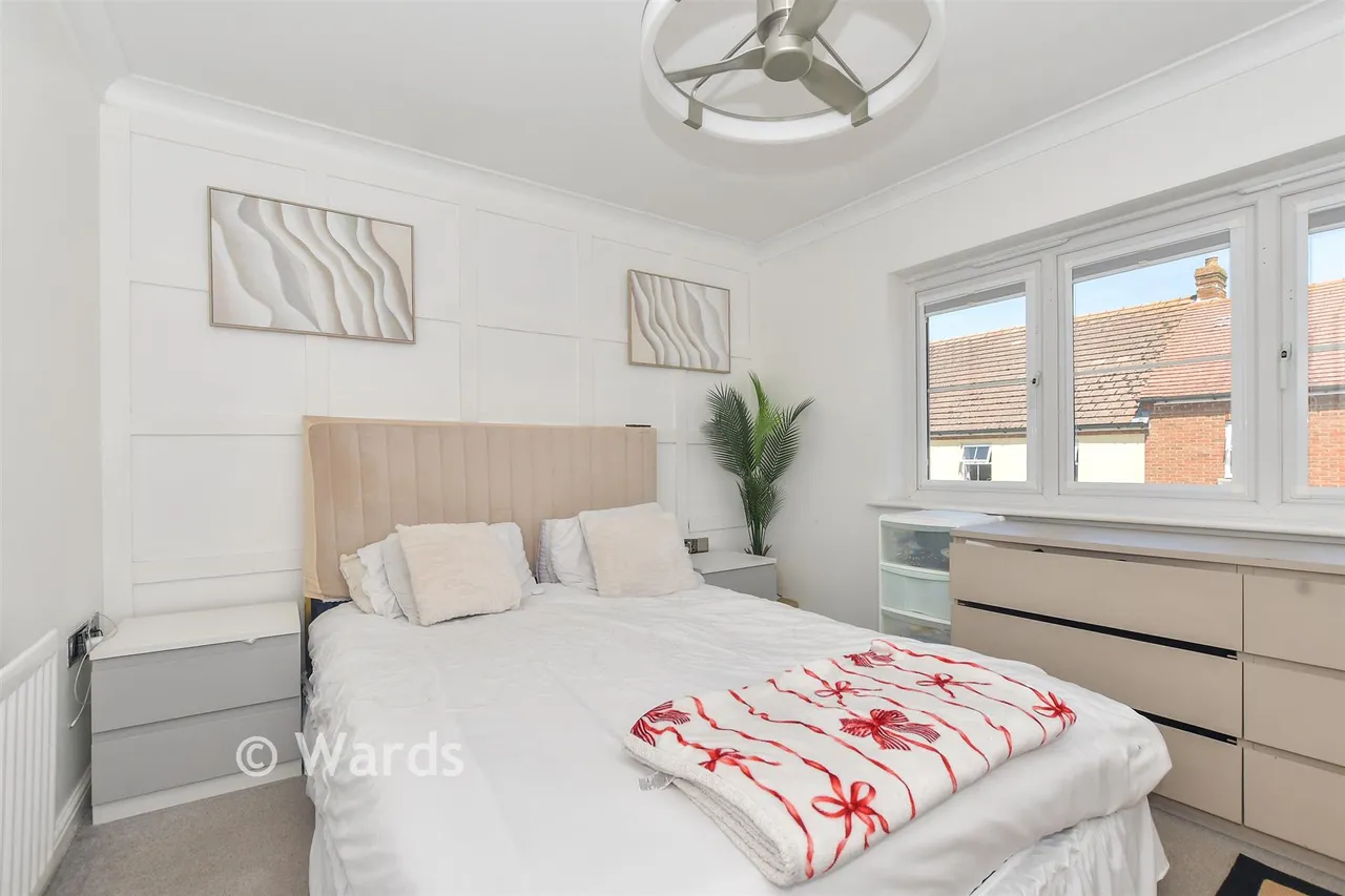 Bluebell Road, Kingsnorth, TN23, photo 8