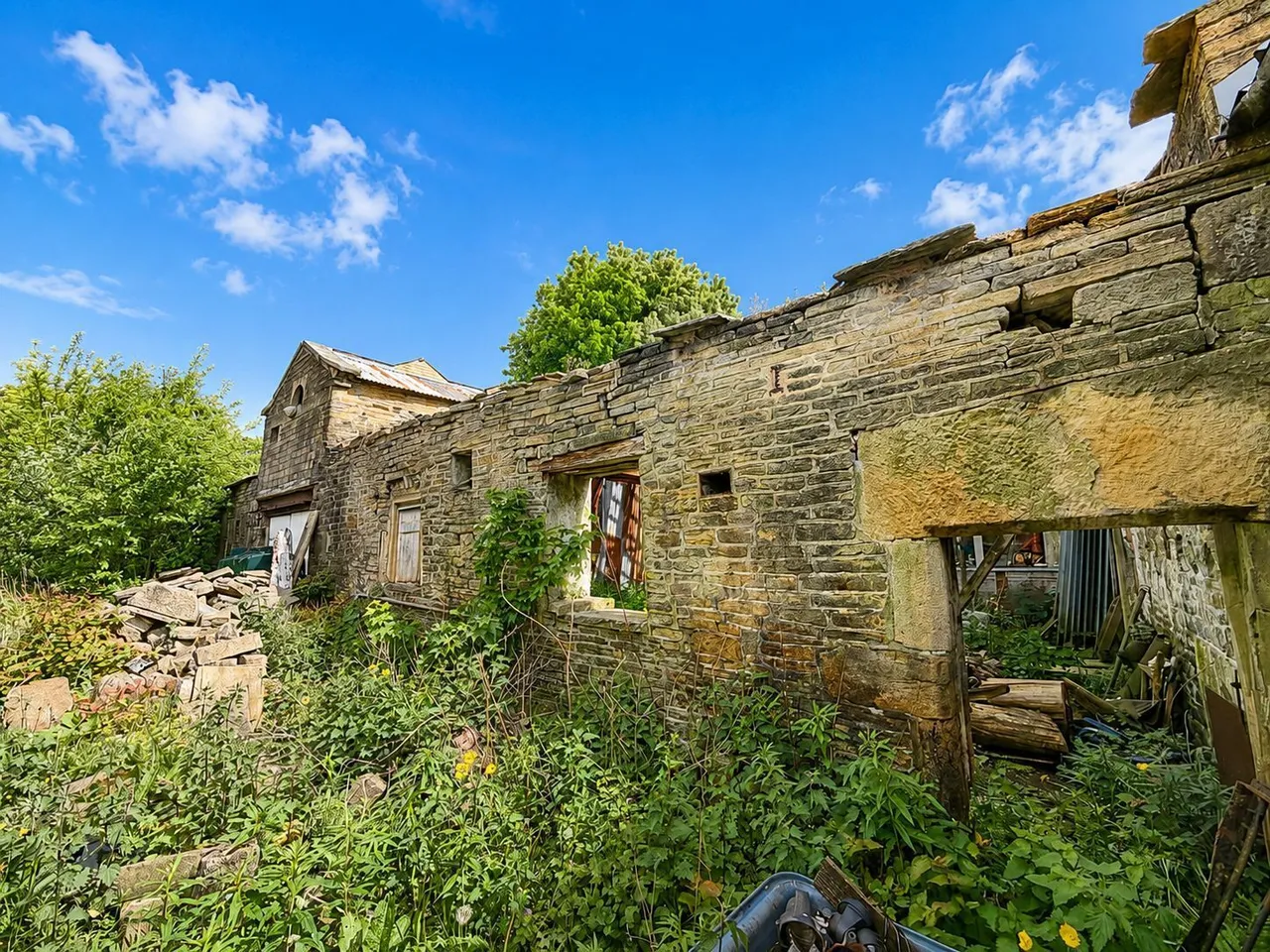 Back Lane, Halifax, photo 8