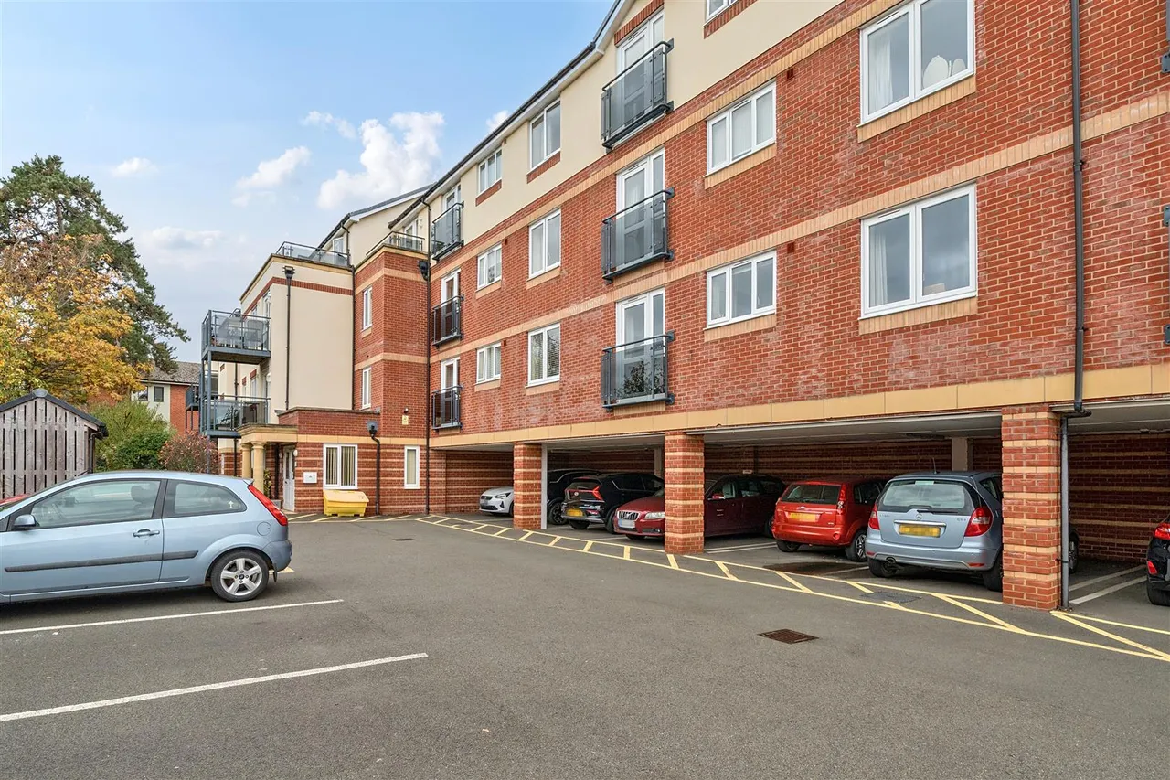 Northampton Road, Market Harborough, LE16, photo 15