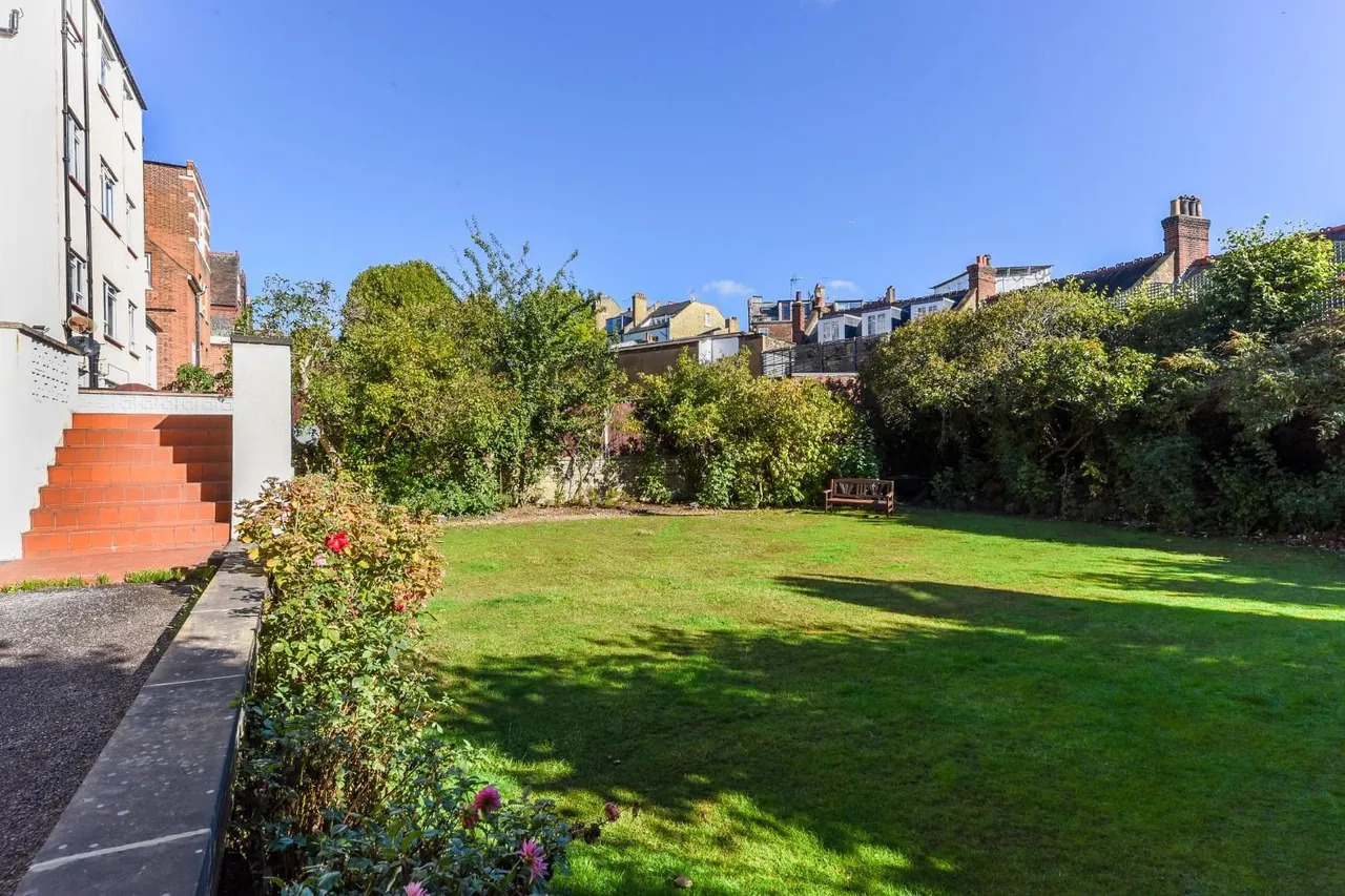 Daleham Gardens, London, NW3, photo 5