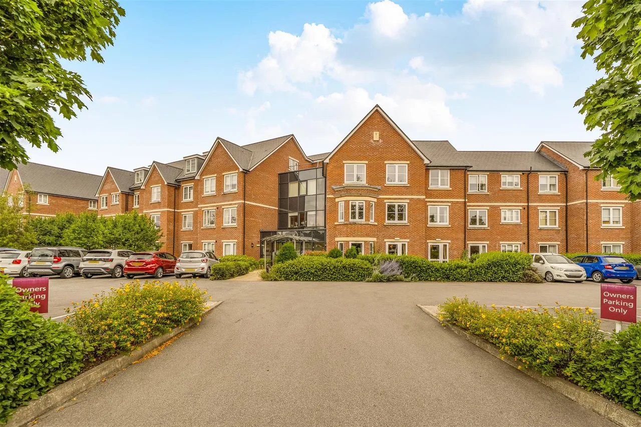 2 bed flat for sale, York Road, Wetherby, LS22