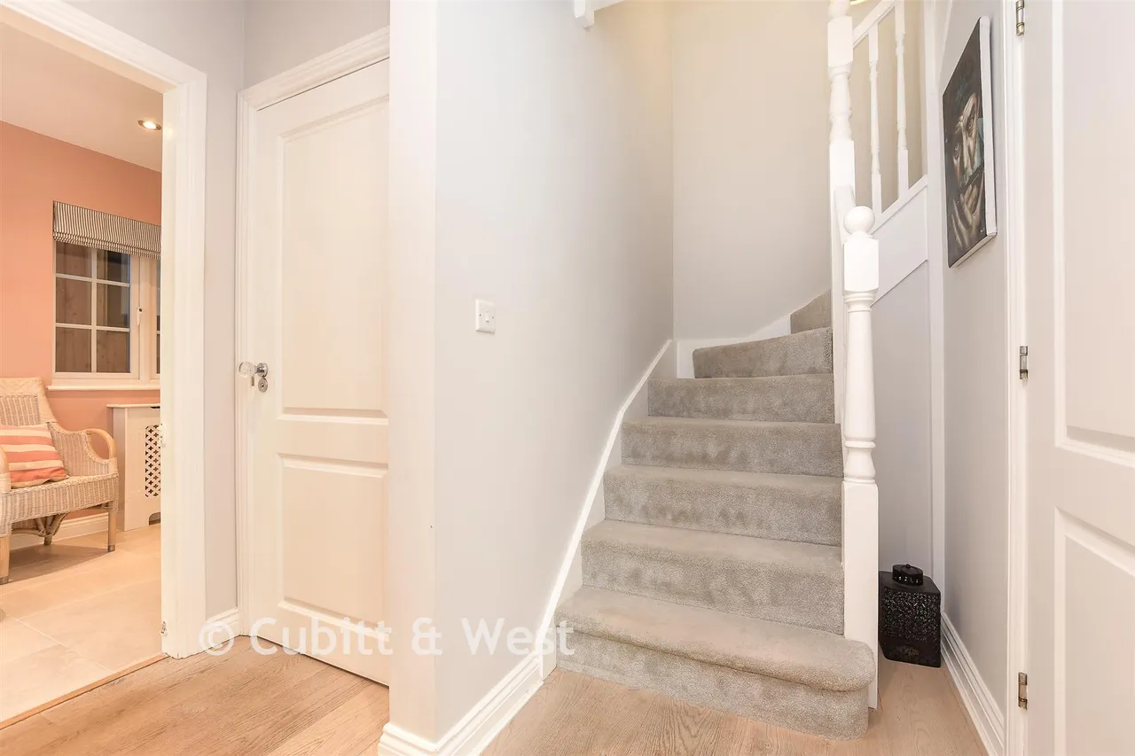 Fox Lane, Reigate, RH2, photo 10