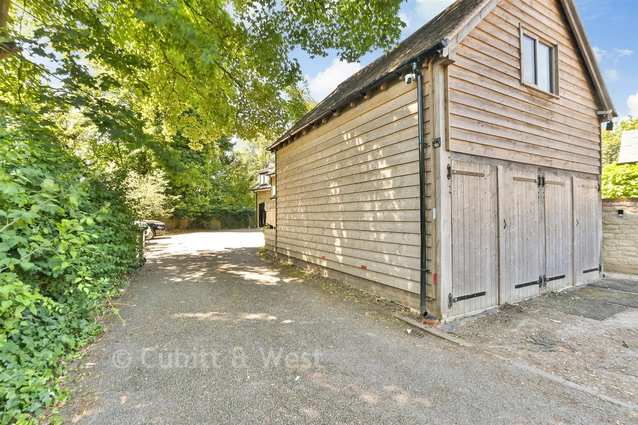Fox Lane, Reigate, RH2, photo 21
