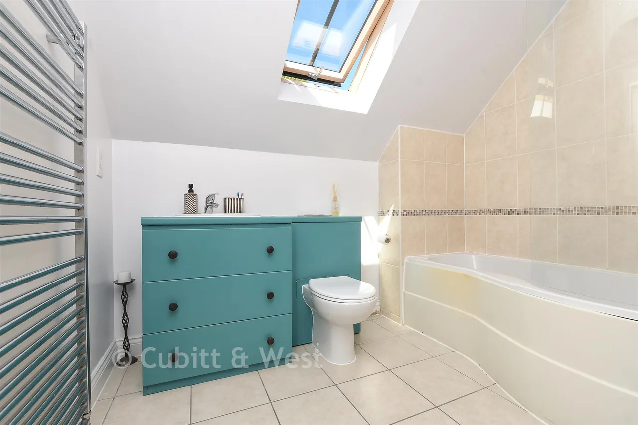 Fox Lane, Reigate, RH2, photo 9