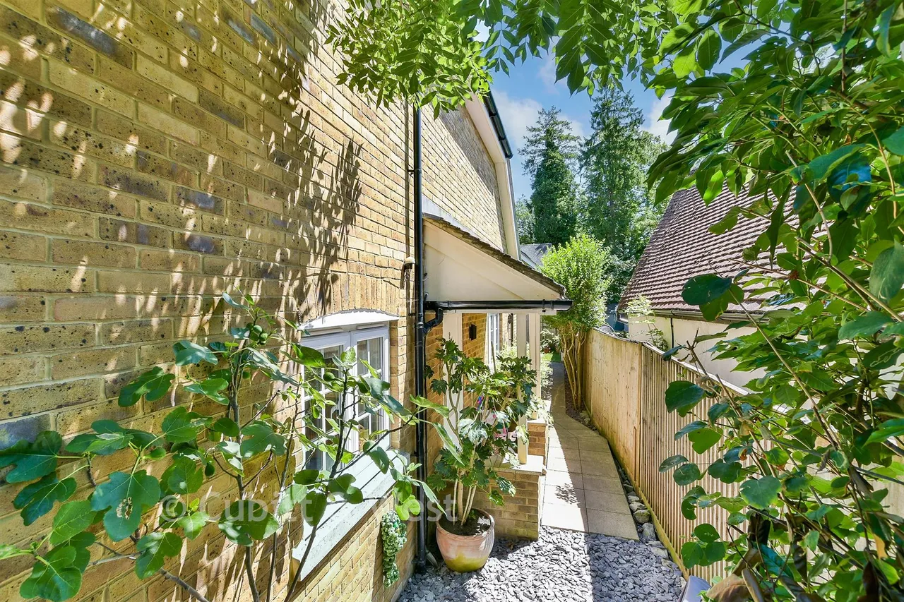 Fox Lane, Reigate, RH2, photo 16
