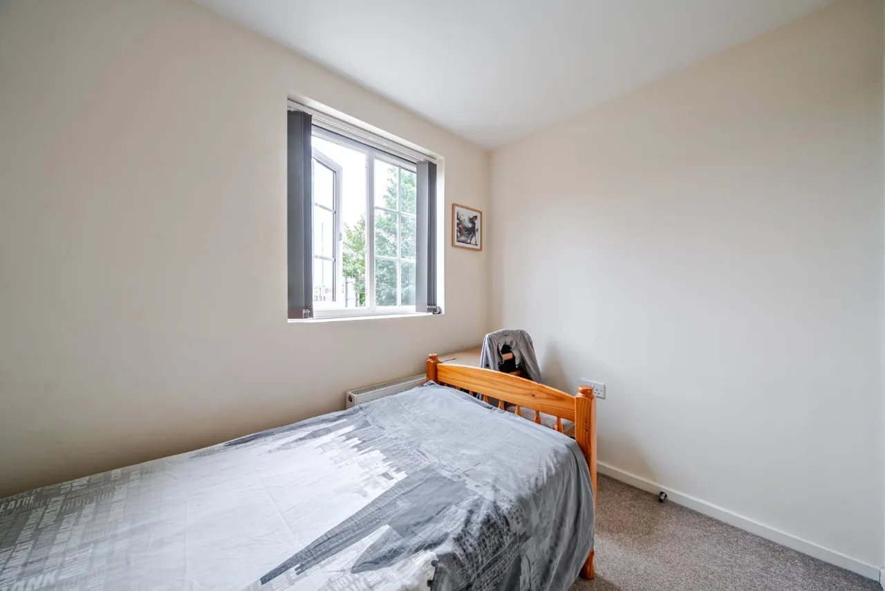 Caxton Court, Burton-on-Trent, DE14, photo 10