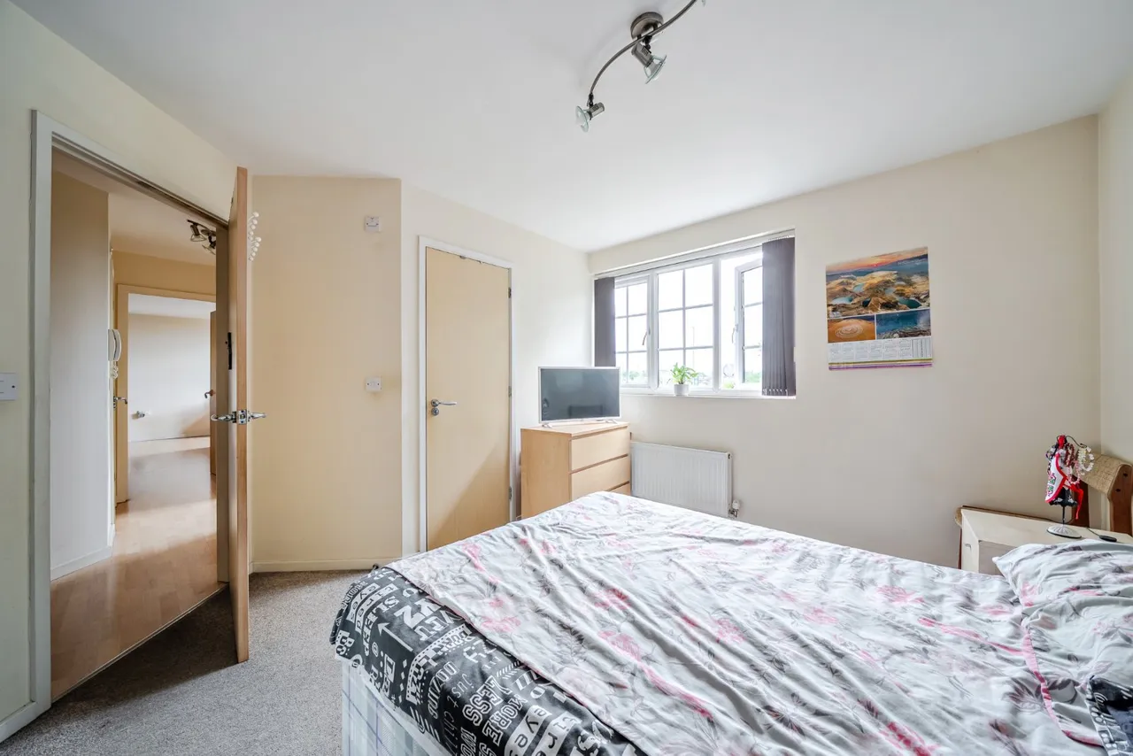 Caxton Court, Burton-on-Trent, DE14, photo 4