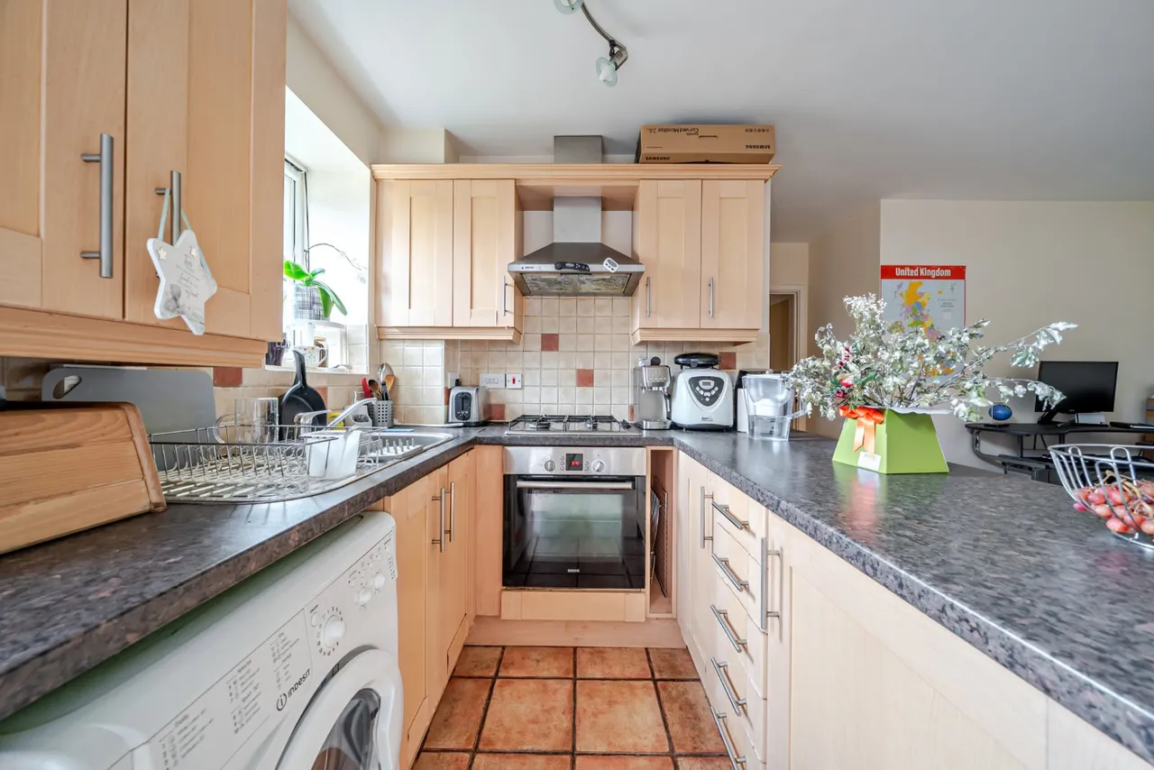 Caxton Court, Burton-on-Trent, DE14, photo 13