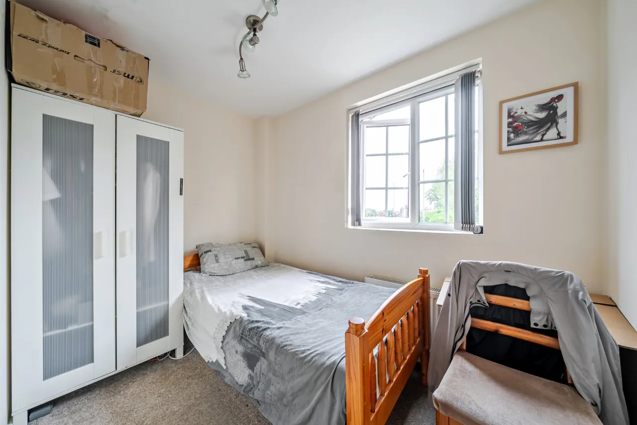 Caxton Court, Burton-on-Trent, DE14, photo 6