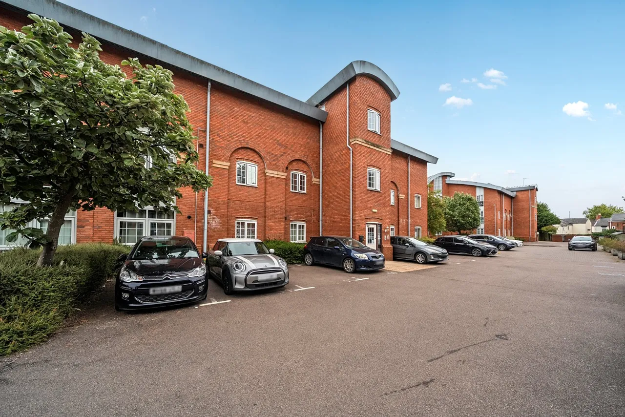 Caxton Court, Burton-on-Trent, DE14, photo 18