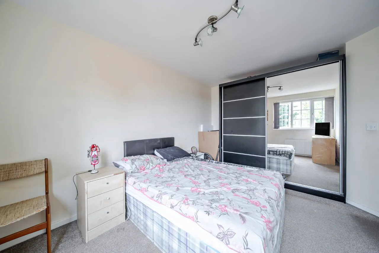 Caxton Court, Burton-on-Trent, DE14, photo 8