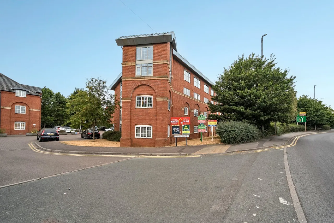 Caxton Court, Burton-on-Trent, DE14, photo 19
