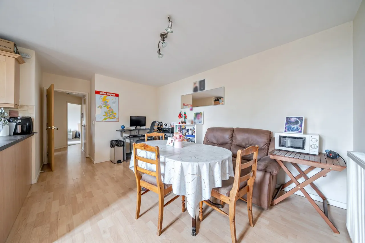 Caxton Court, Burton-on-Trent, DE14, photo 15
