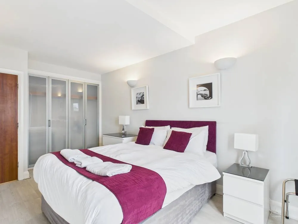 Clarence Street, Staines-Upon-Thames, TW18, photo 8