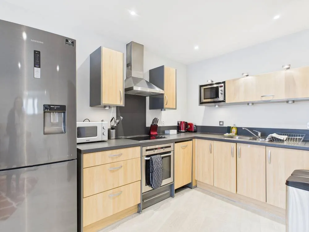 Clarence Street, Staines-Upon-Thames, TW18, photo 5