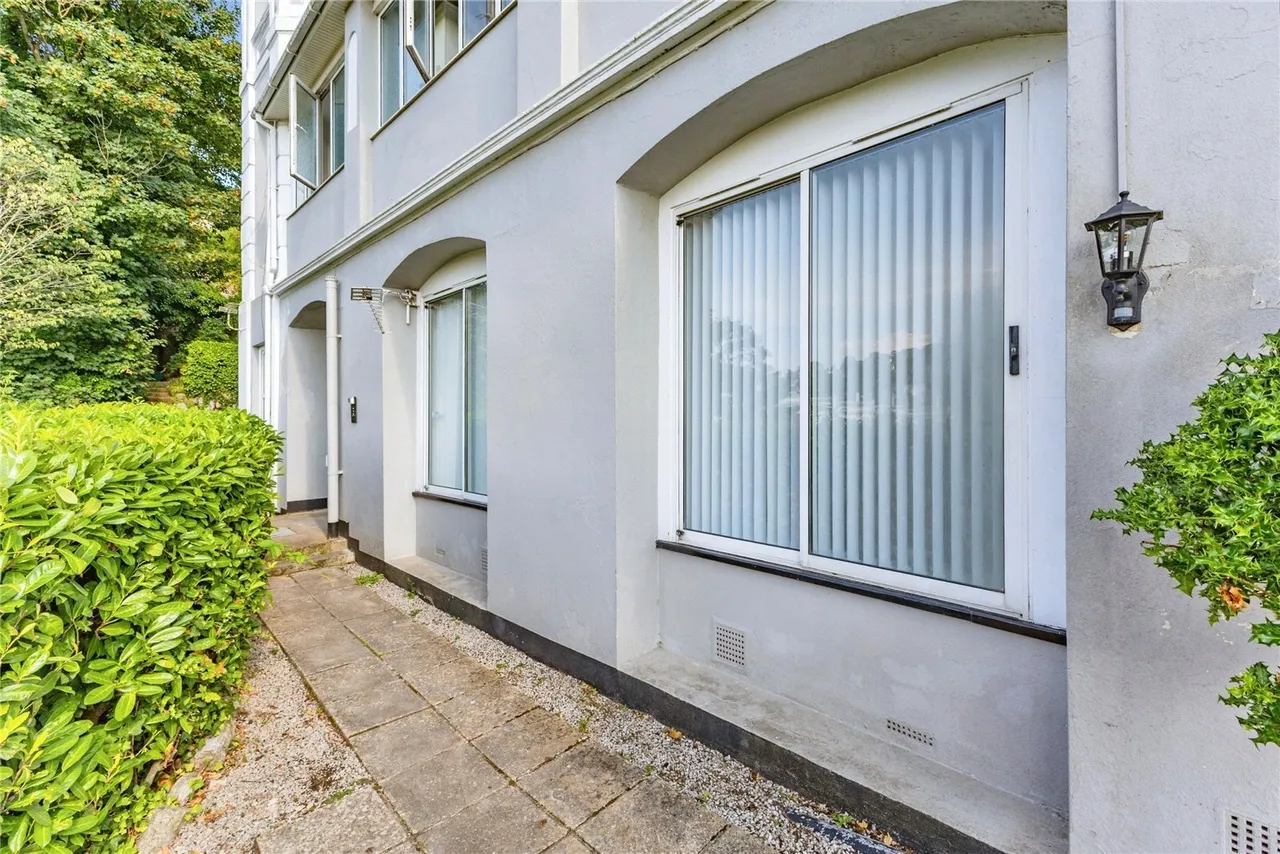 Higher Woodfield Road, Torquay, TQ1, photo 17