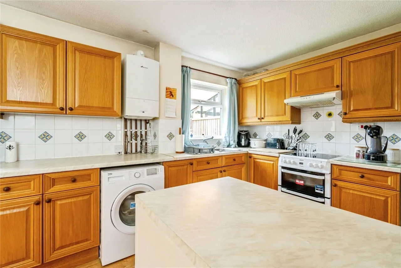 Springfield Close, Chichester, PO18, photo 18