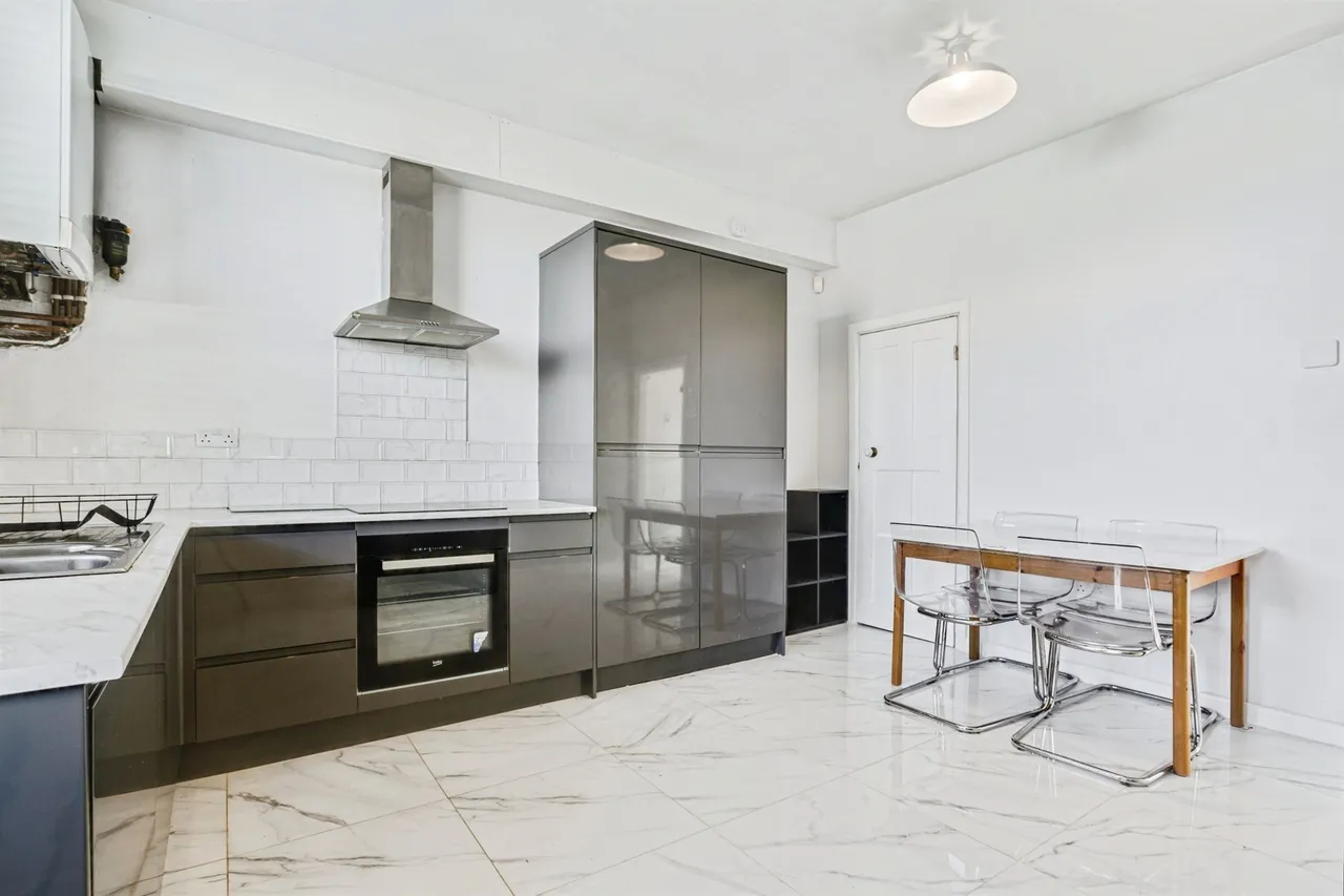 Clarion Street, Wakefield, WF1, photo 2