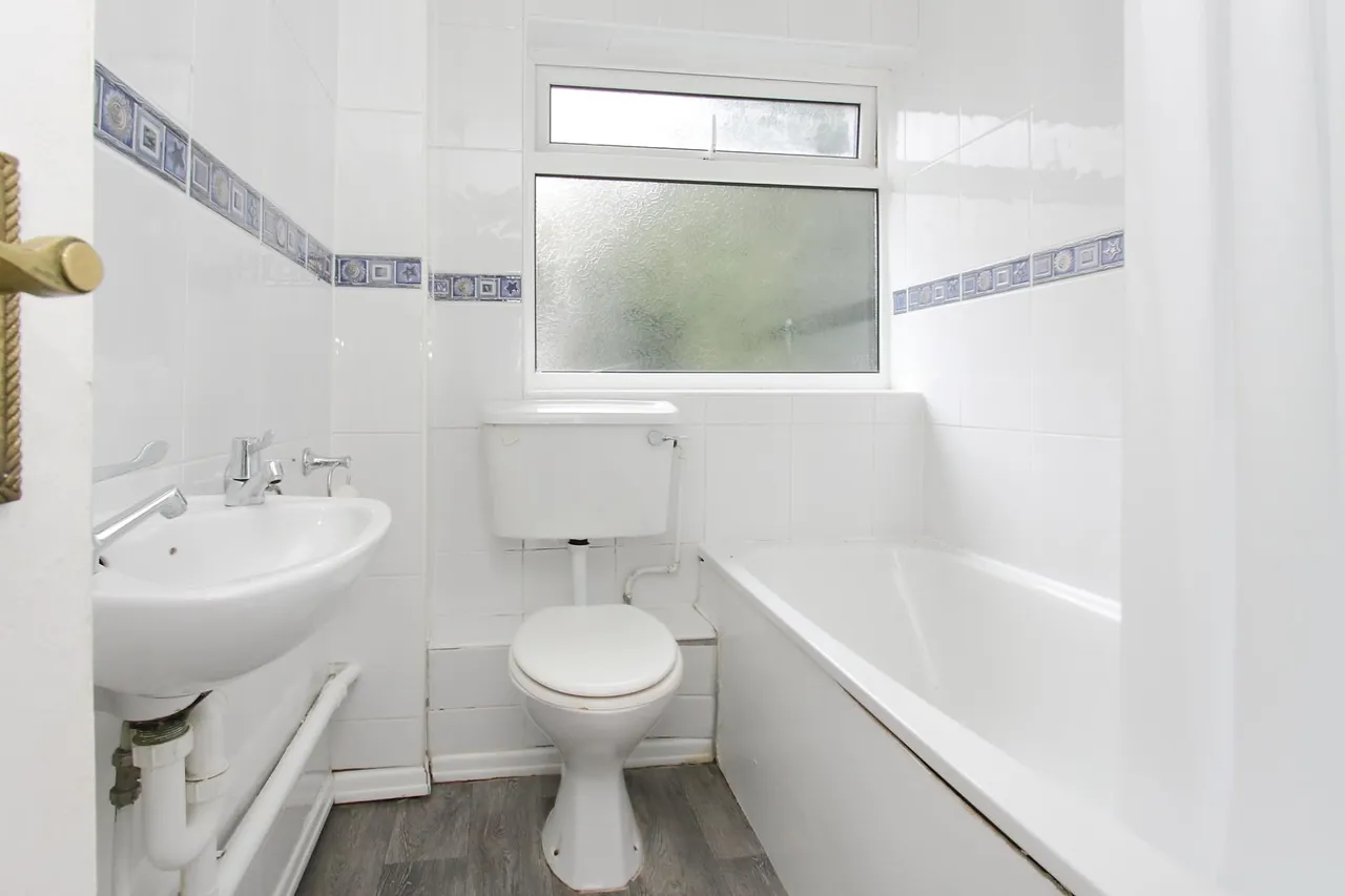 The Elms, Andover, SP10, photo 12