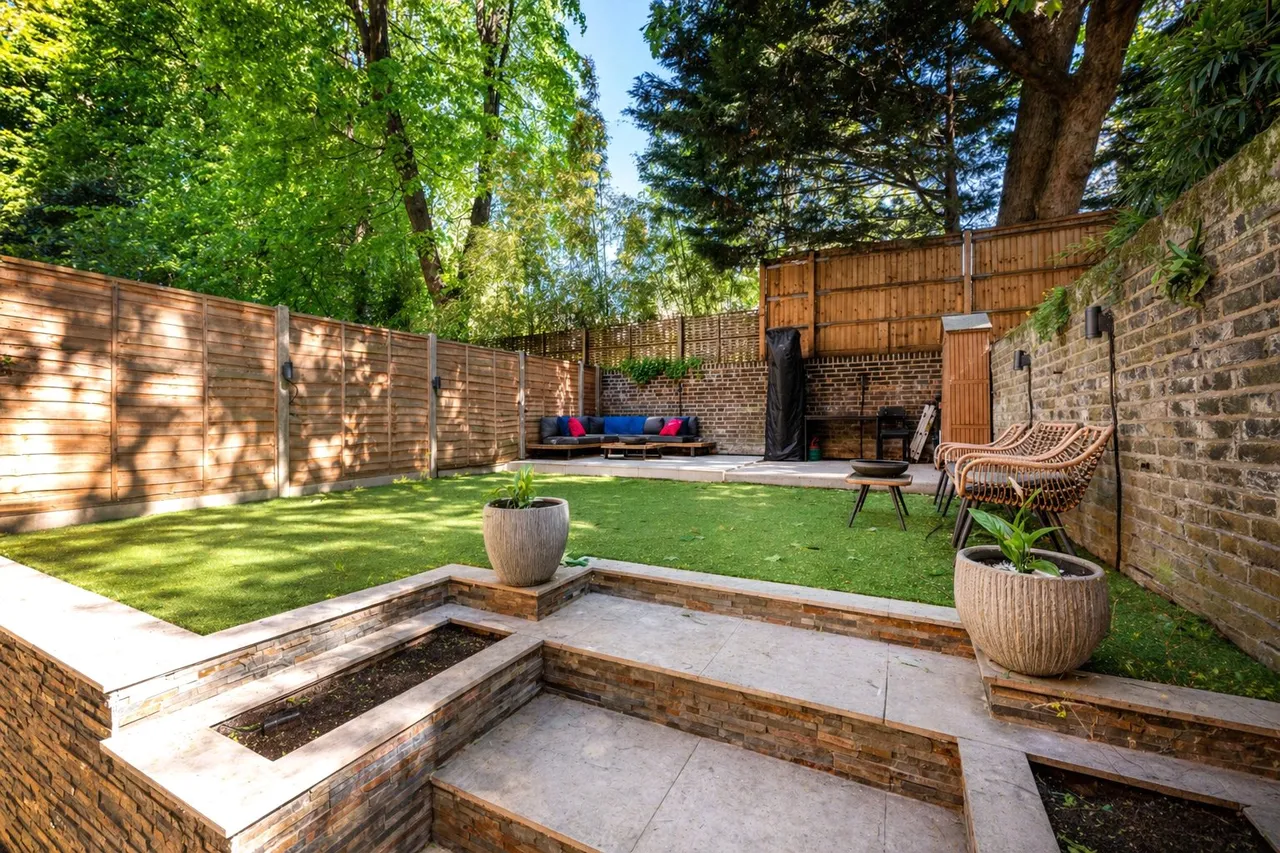 3 bed flat for sale, Holland Road, Kensington, W14