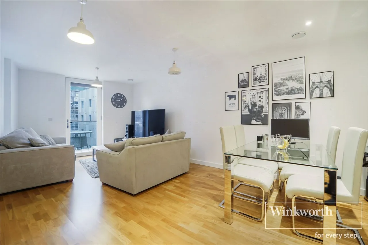 2 bed flat to rent — Baltic Avenue, Brentford, TW8