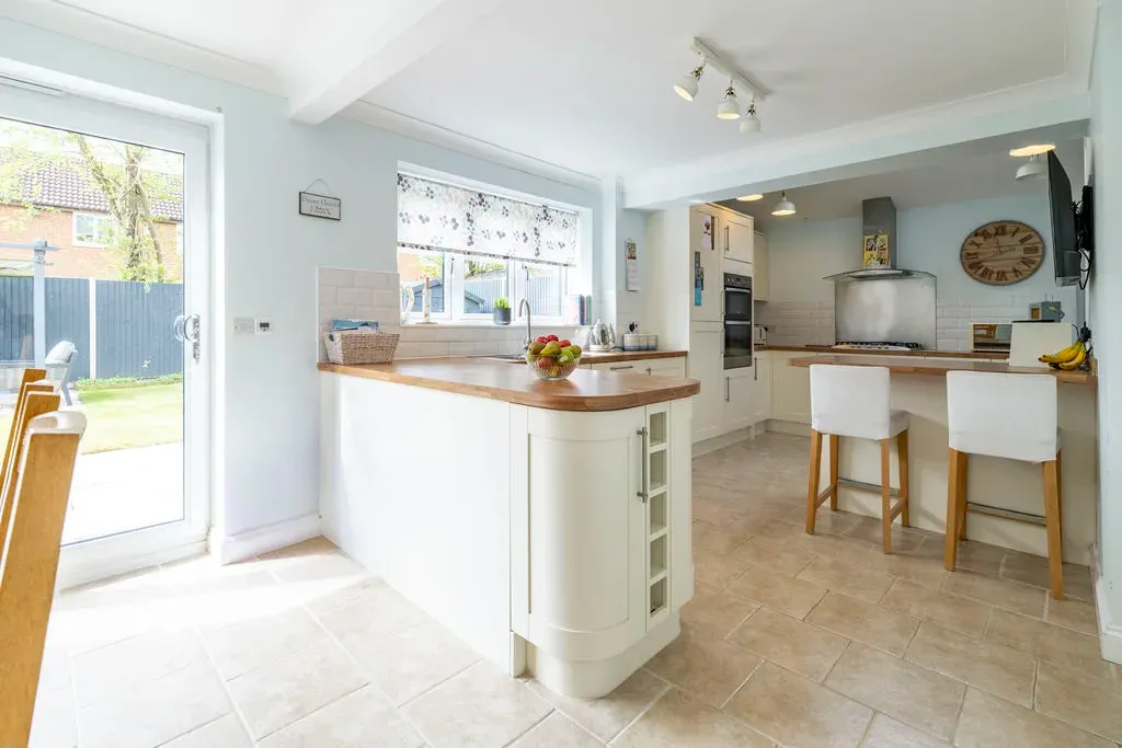 Trafalgar Avenue, Bletchley, Milton Keynes, Buckinghamshire, MK3 7UP, photo 18
