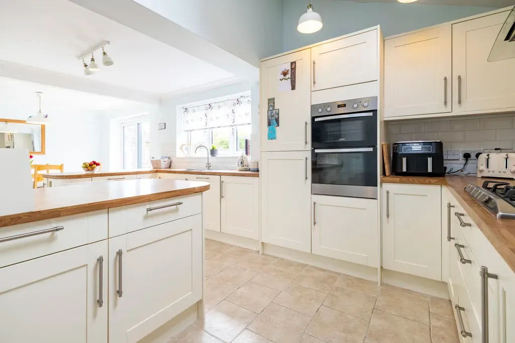 Trafalgar Avenue, Bletchley, Milton Keynes, Buckinghamshire, MK3 7UP, photo 3