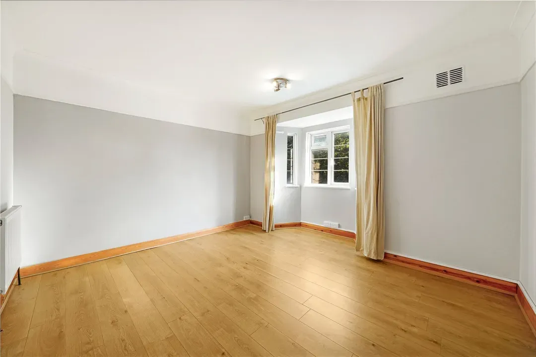 Shoot Up Hill, London, NW2, photo 4