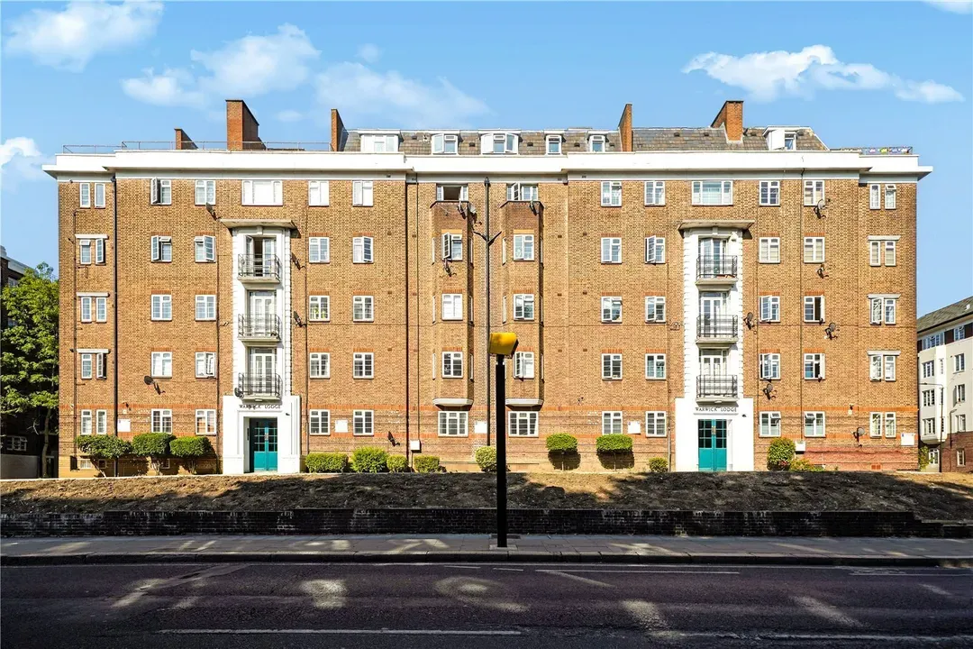 Shoot Up Hill, London, NW2, photo 7