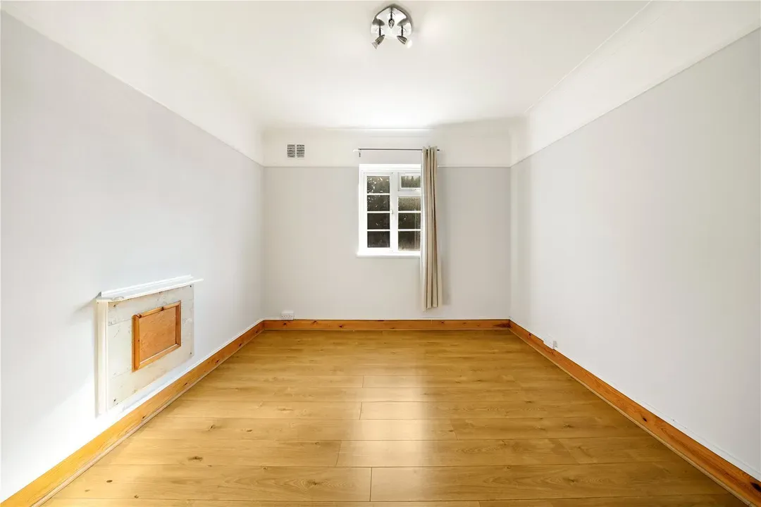 Shoot Up Hill, London, NW2, photo 13