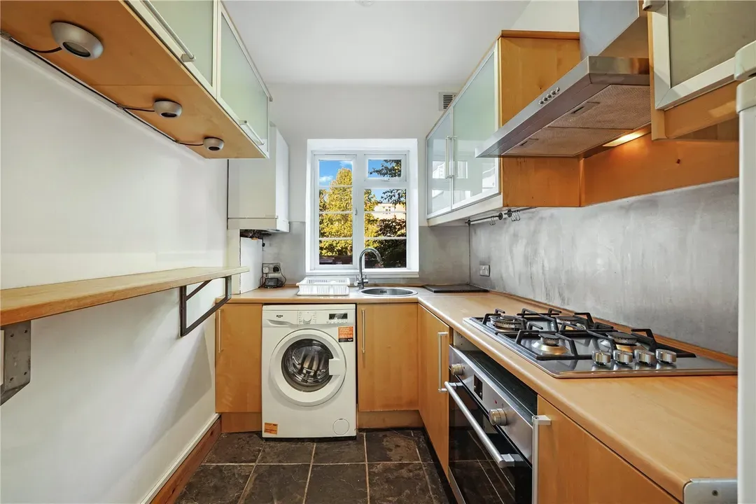 3 bed flat for sale — Shoot Up Hill, London, NW2