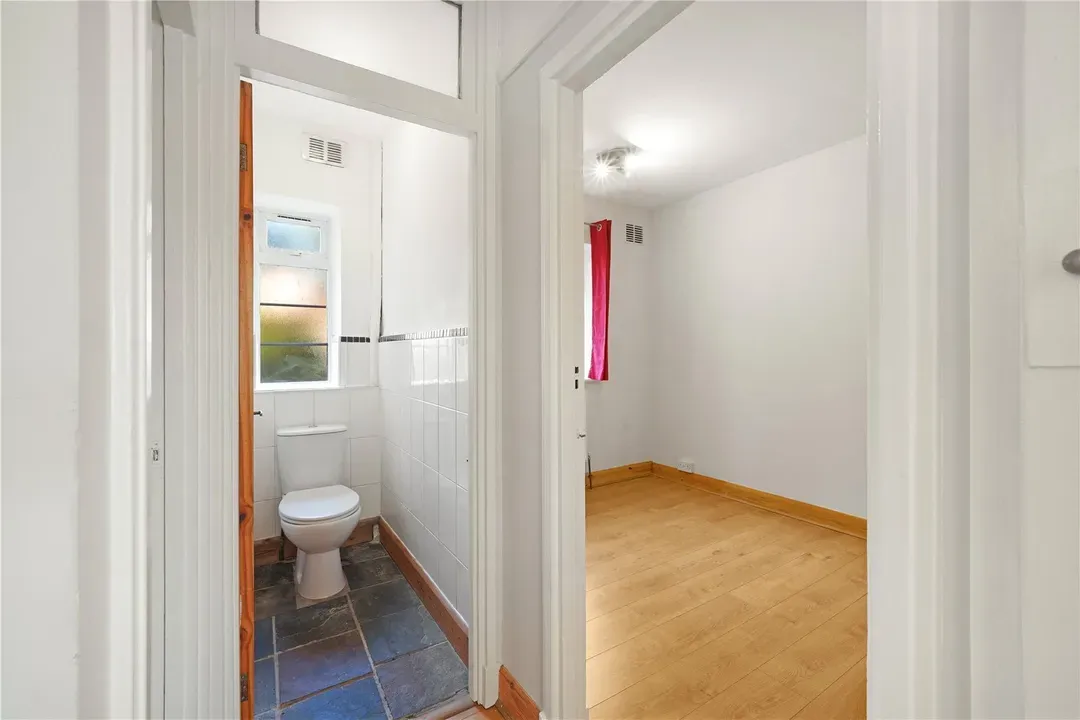 Shoot Up Hill, London, NW2, photo 14