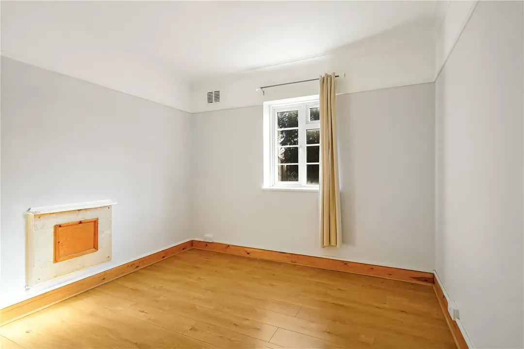 Shoot Up Hill, London, NW2, photo 8