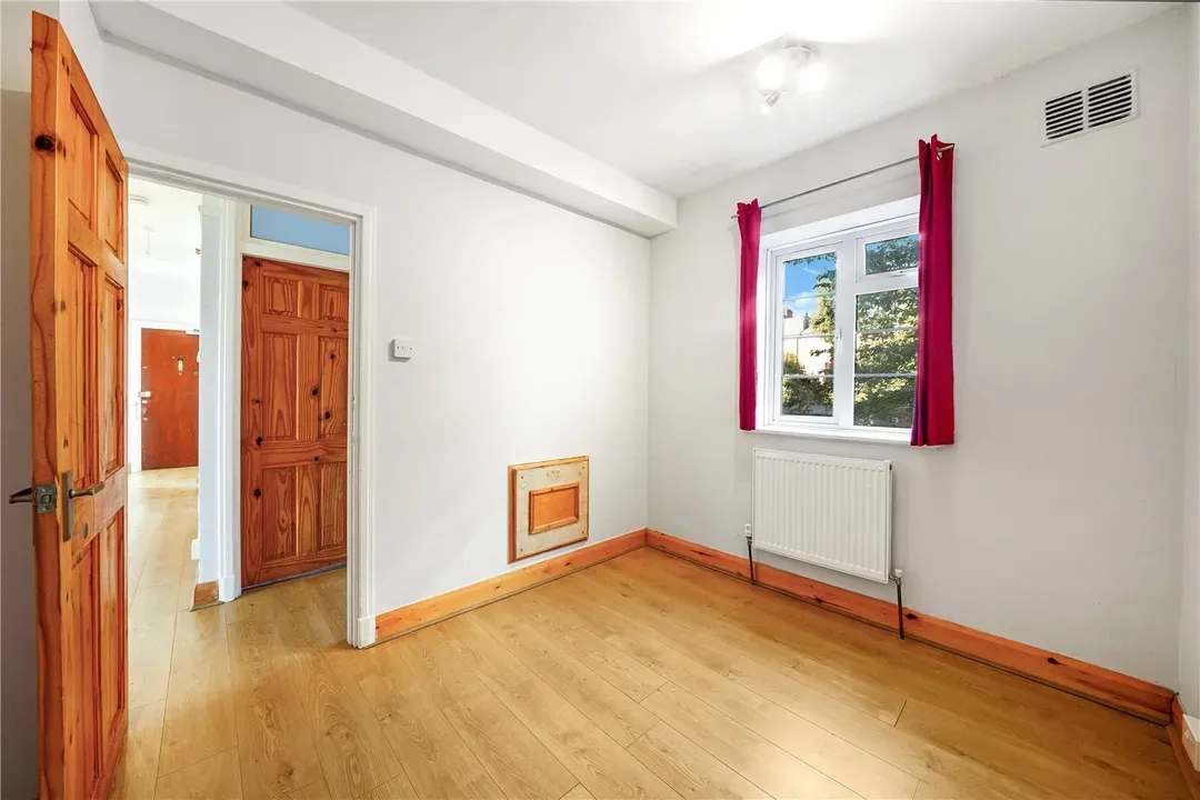 Shoot Up Hill, London, NW2, photo 10