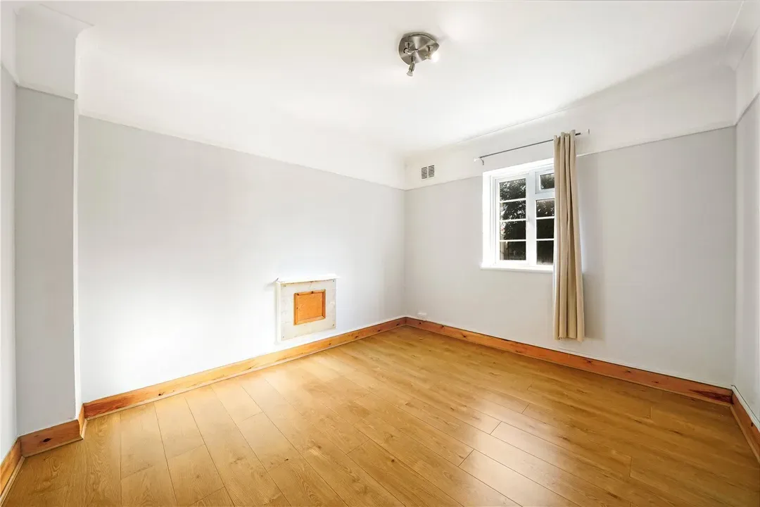 Shoot Up Hill, London, NW2, photo 11