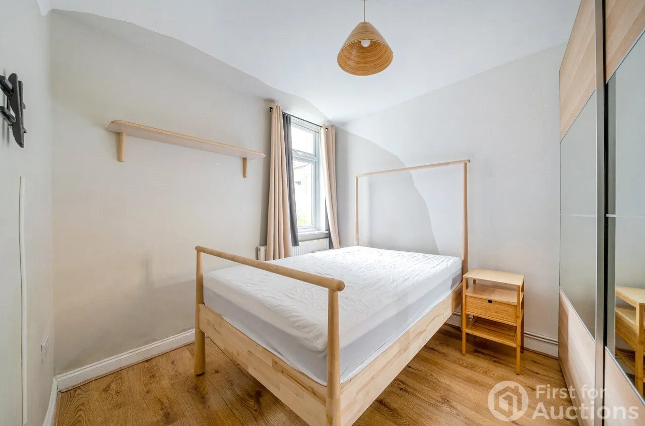Market Terrace, Fees Apply, TW8, photo 5