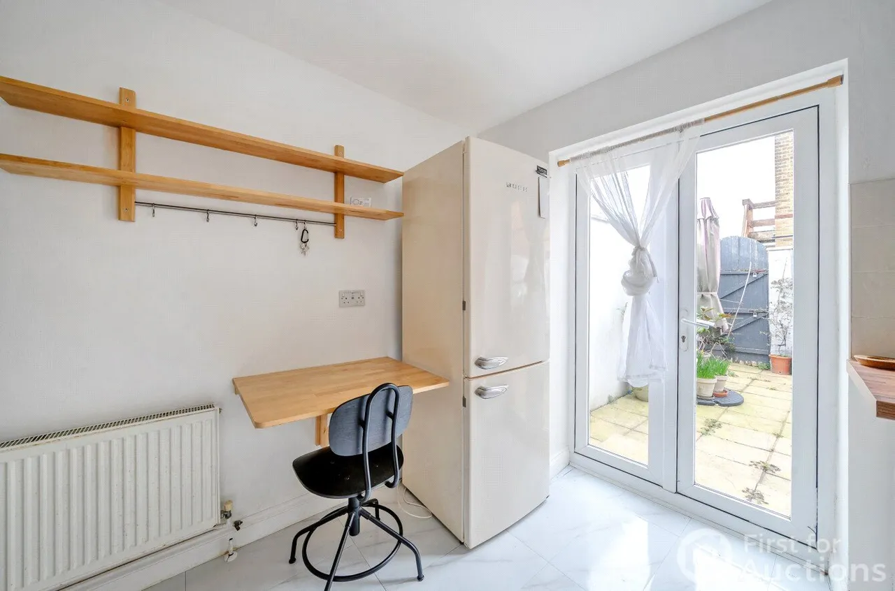 Market Terrace, Fees Apply, TW8, photo 4