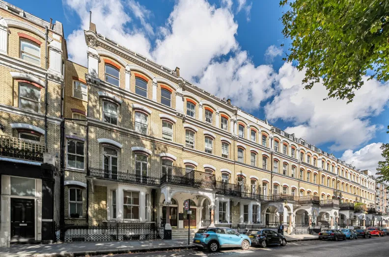 2 bed flat for sale, Old Brompton Road, Earl's Court, SW5