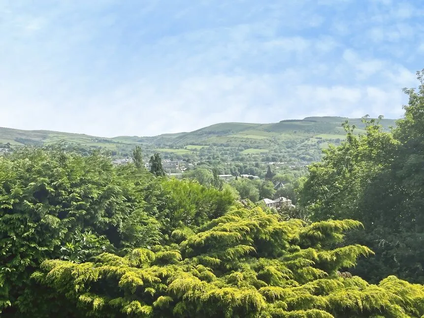 Heath Road, Glossop, Derbyshire, SK13, photo 2