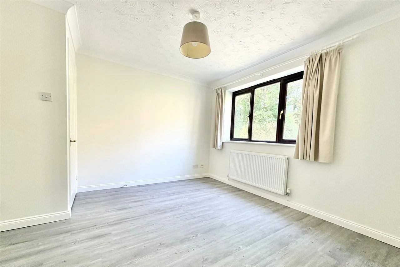 Broad Ha'penny, Wrecclesham, Farnham, Surrey, GU10 4TZ, photo 4