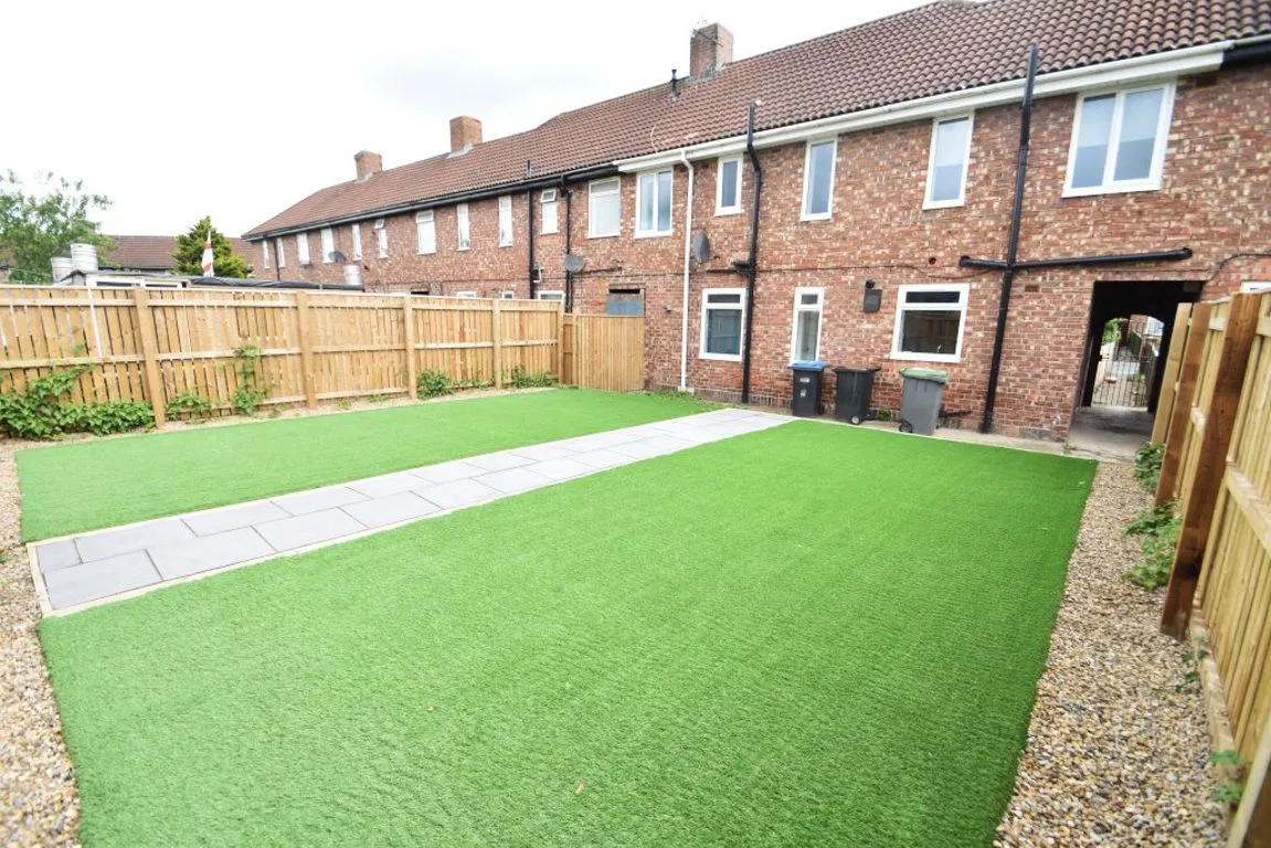Ash Avenue, DH1, photo 12