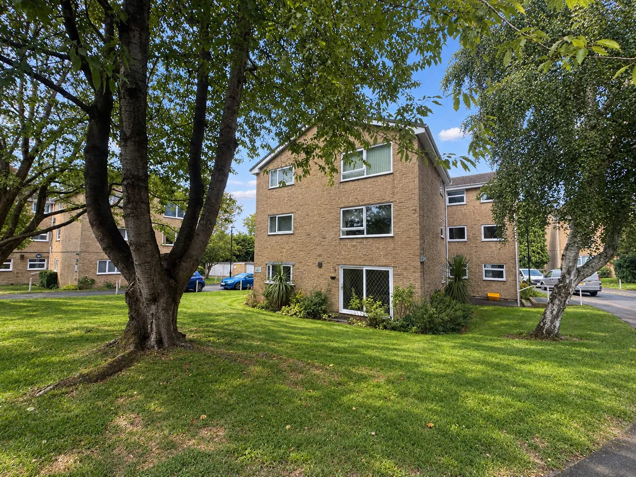 2 bed flat to rent — Park Grange Croft, Norfolk Park, Sheffield, S2