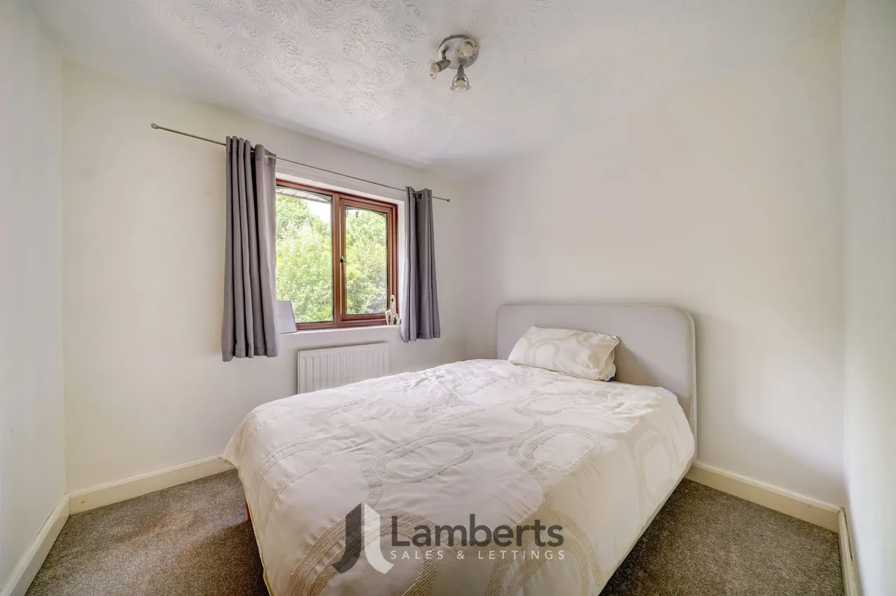 46 Longfellow Close, Redditch, photo 17