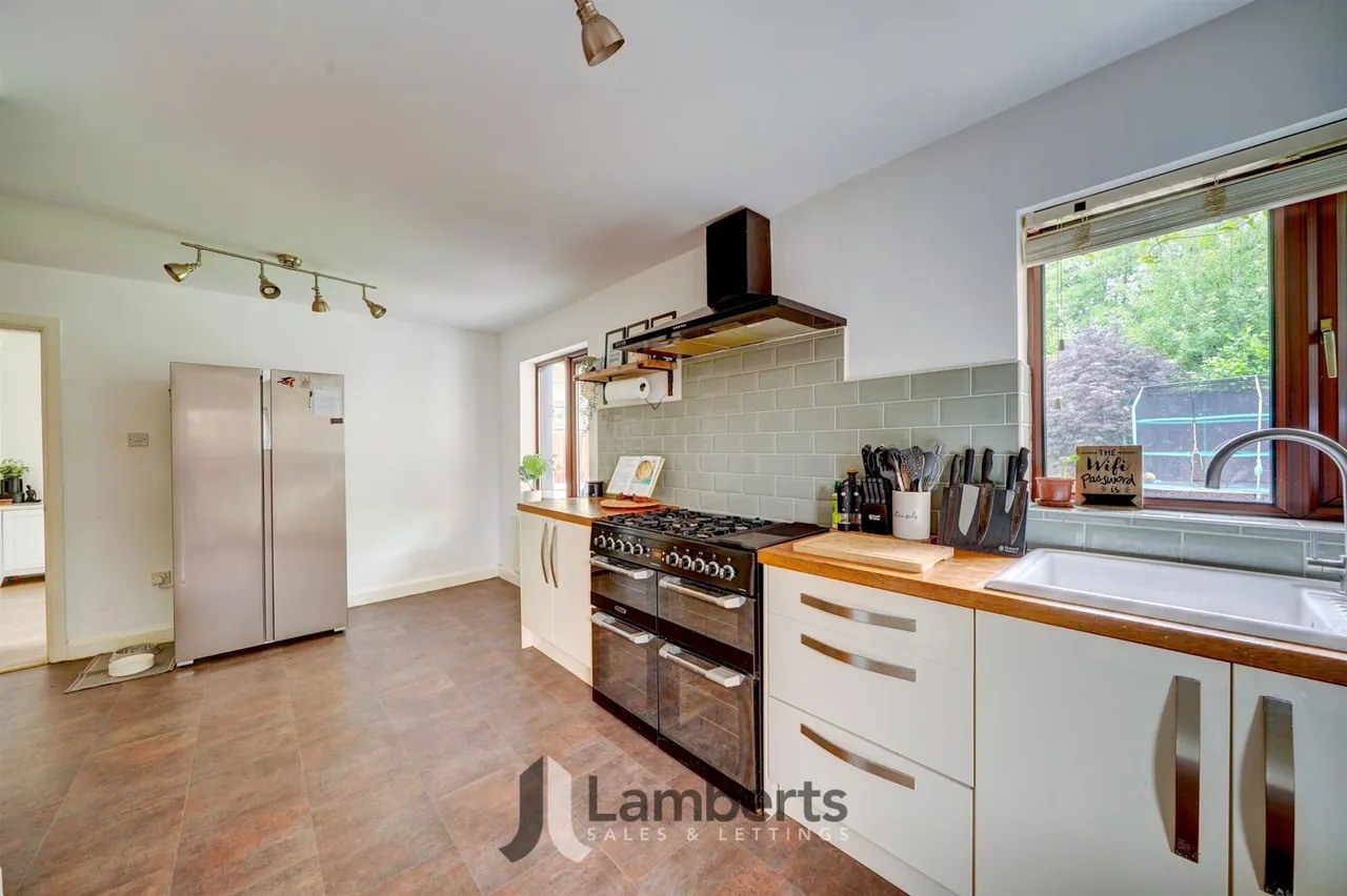 46 Longfellow Close, Redditch, photo 10