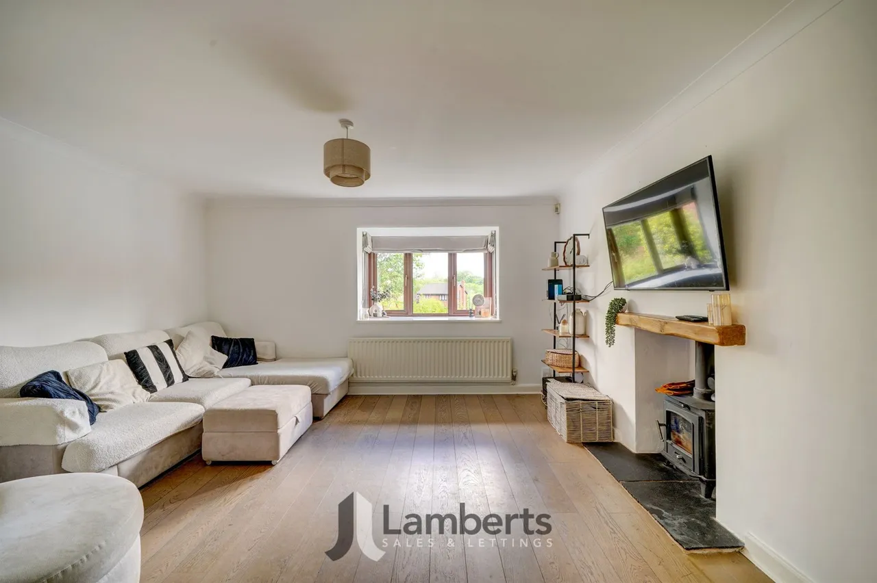 46 Longfellow Close, Redditch, photo 2