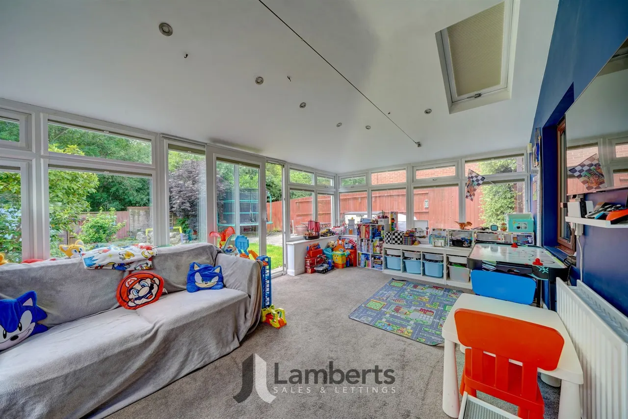 46 Longfellow Close, Redditch, photo 5