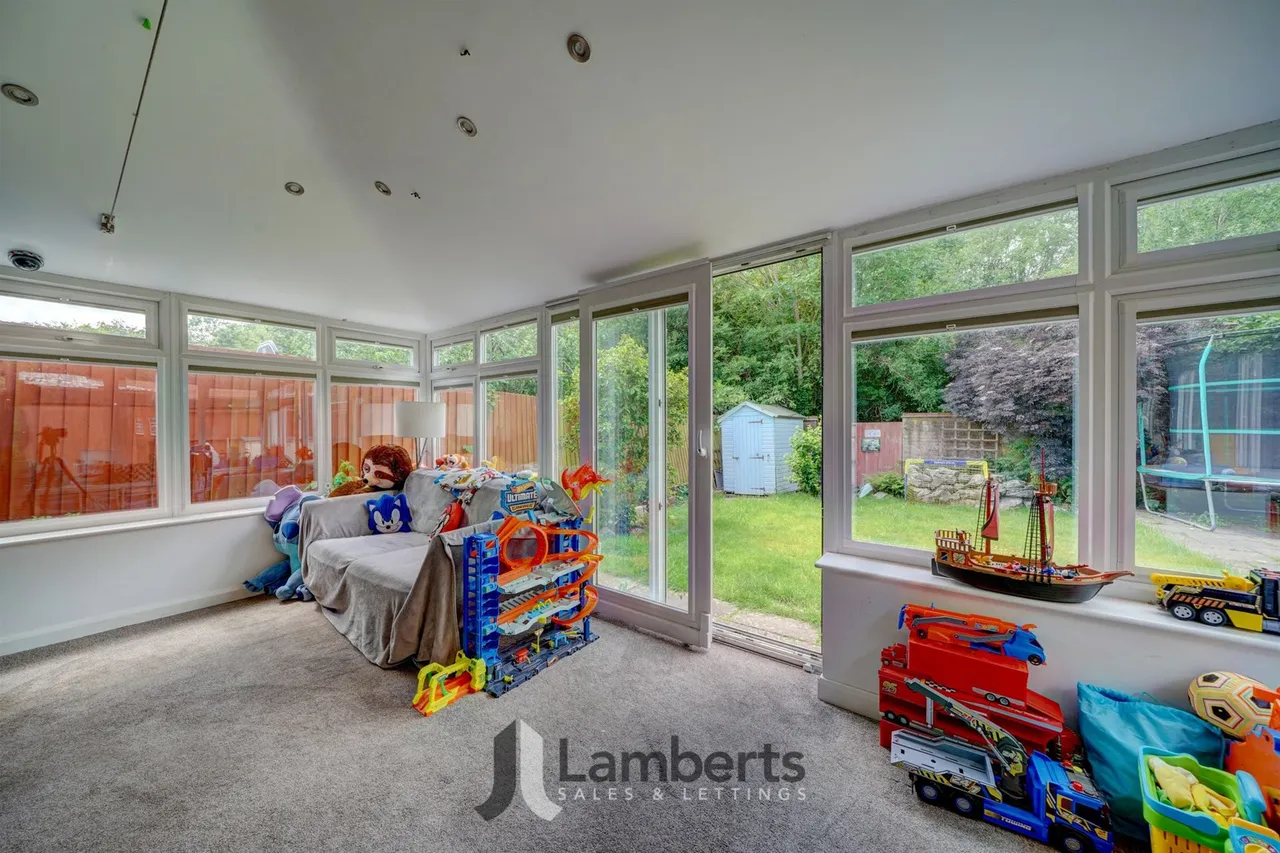 46 Longfellow Close, Redditch, photo 13