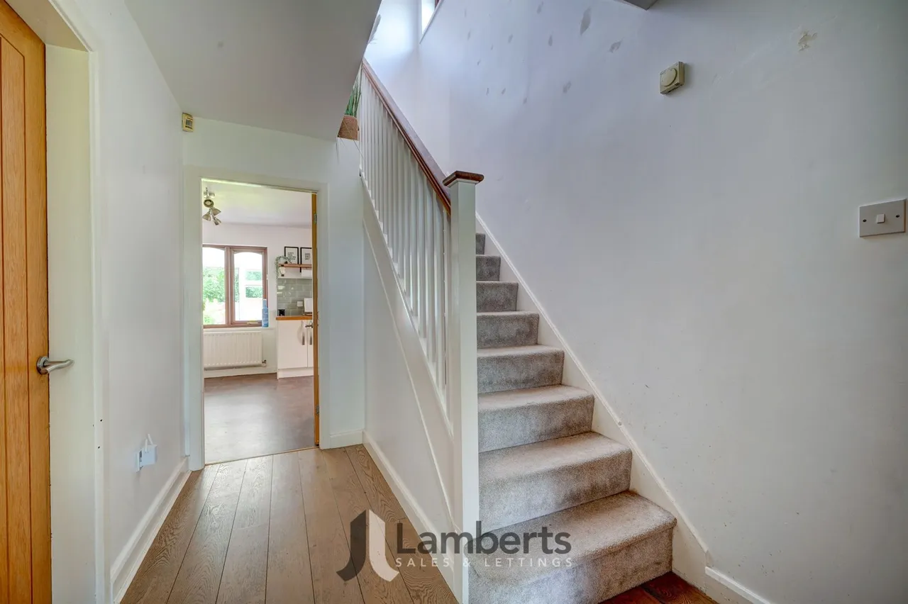 46 Longfellow Close, Redditch, photo 8