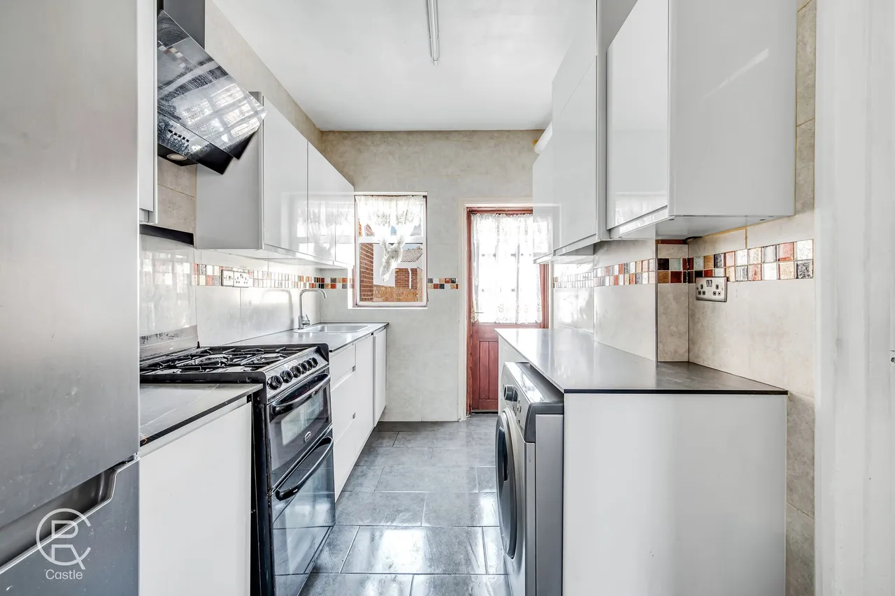 Endsleigh Road, Southall, Greater London, UB2 5QN, photo 3