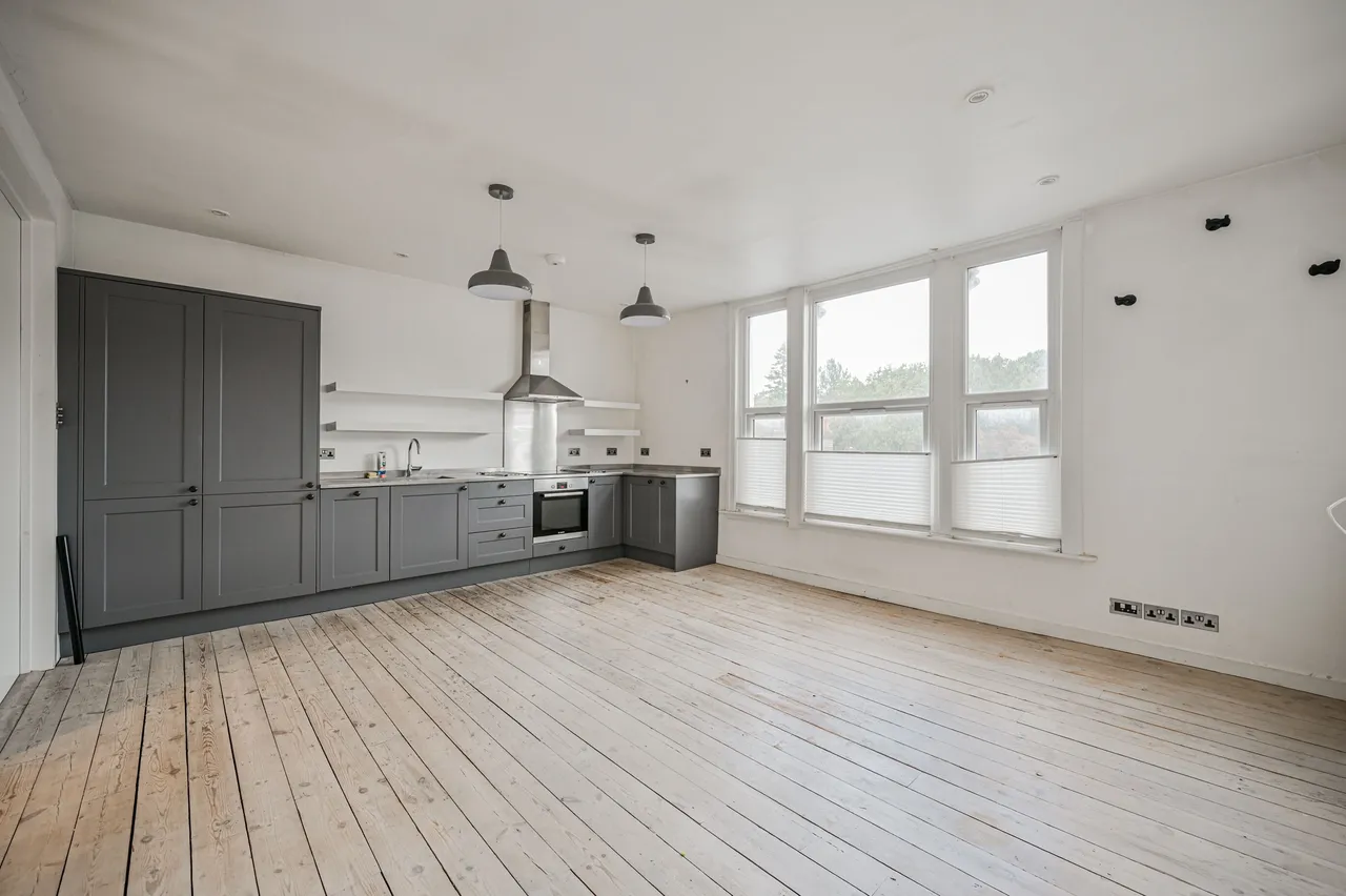 2 bed flat to rent, London, N6